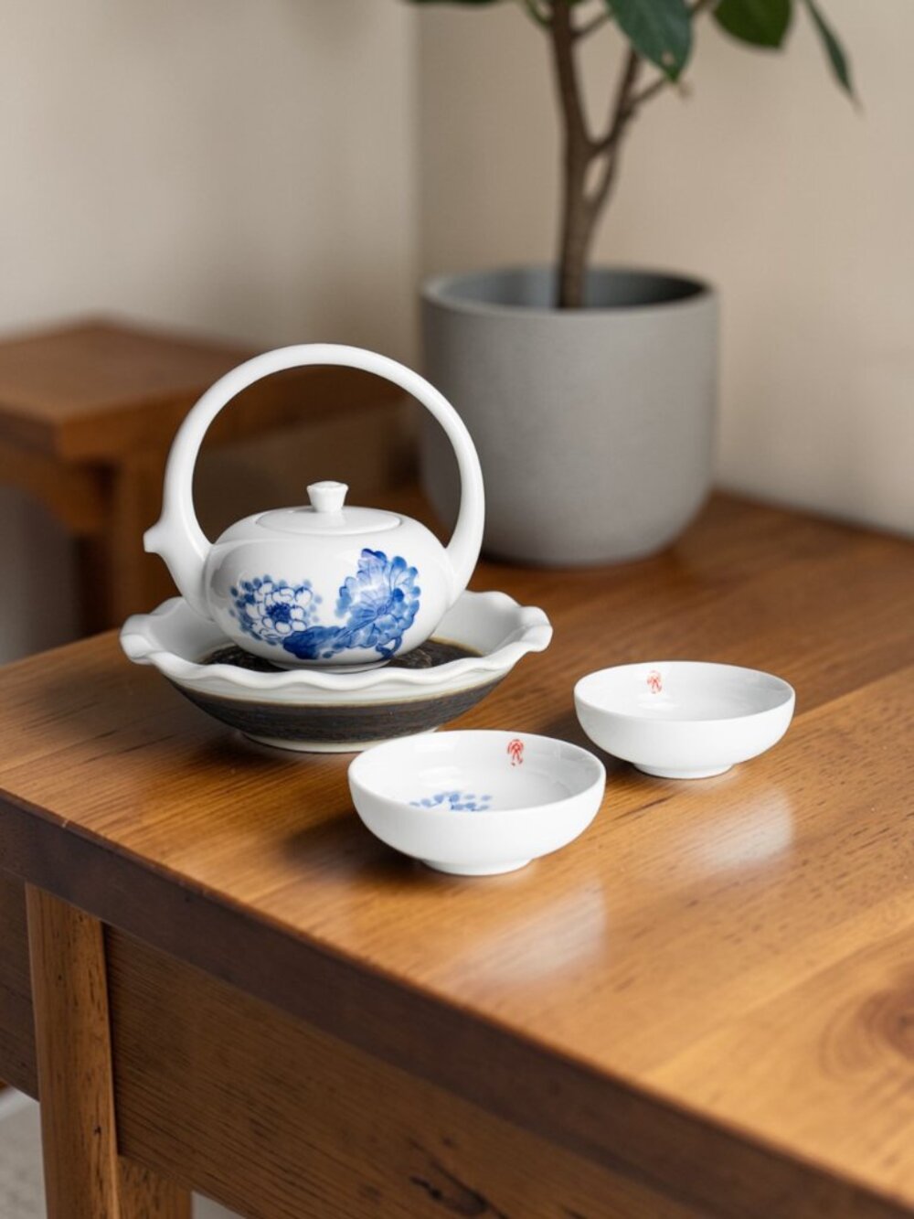 Crescent Style Chinese White Porcelain Tea Set